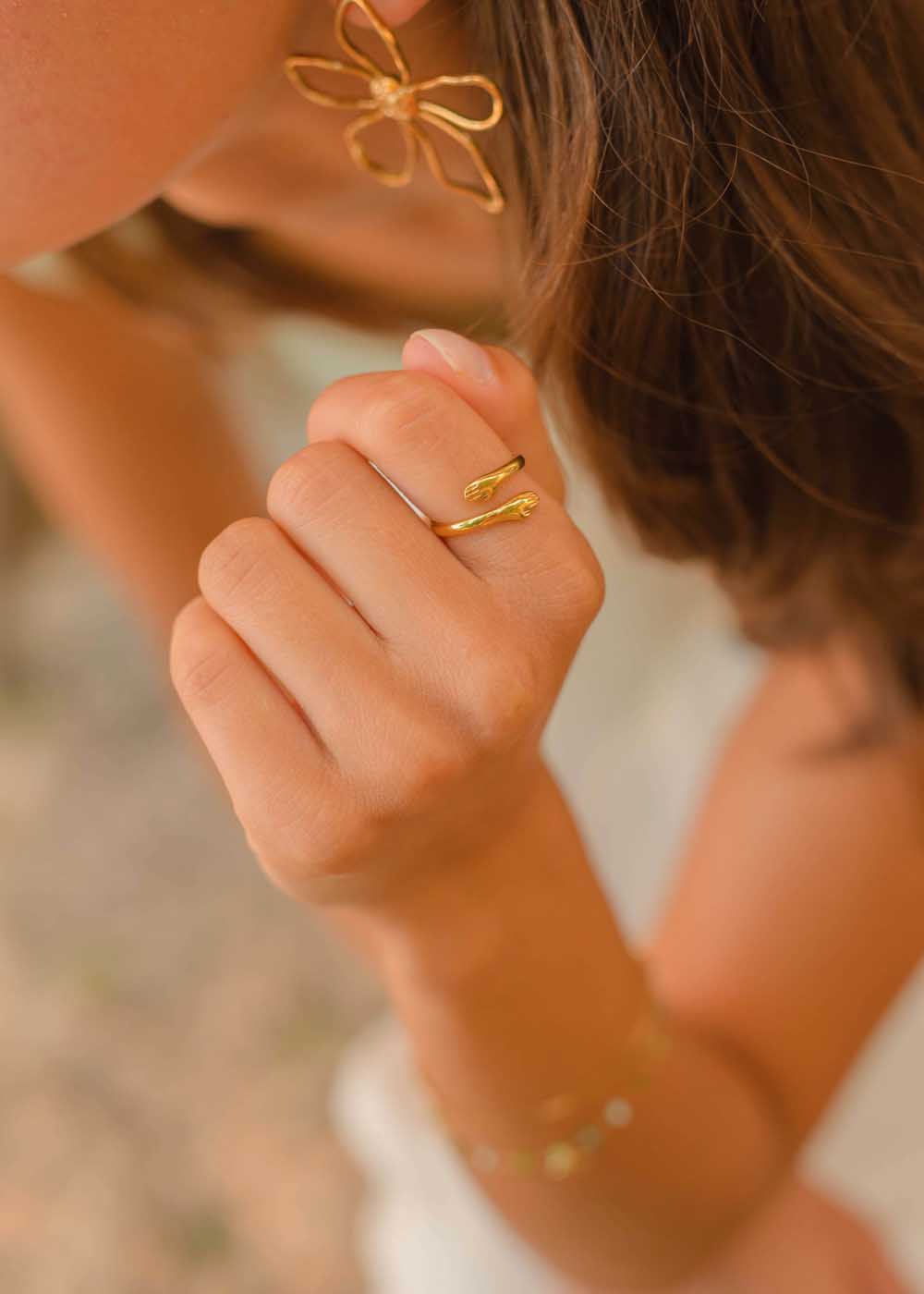 Anello Abbraccio mani